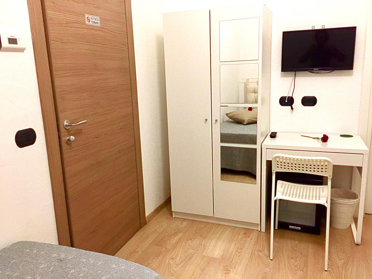 Rho Gloria 2 Hotel Екстериор снимка